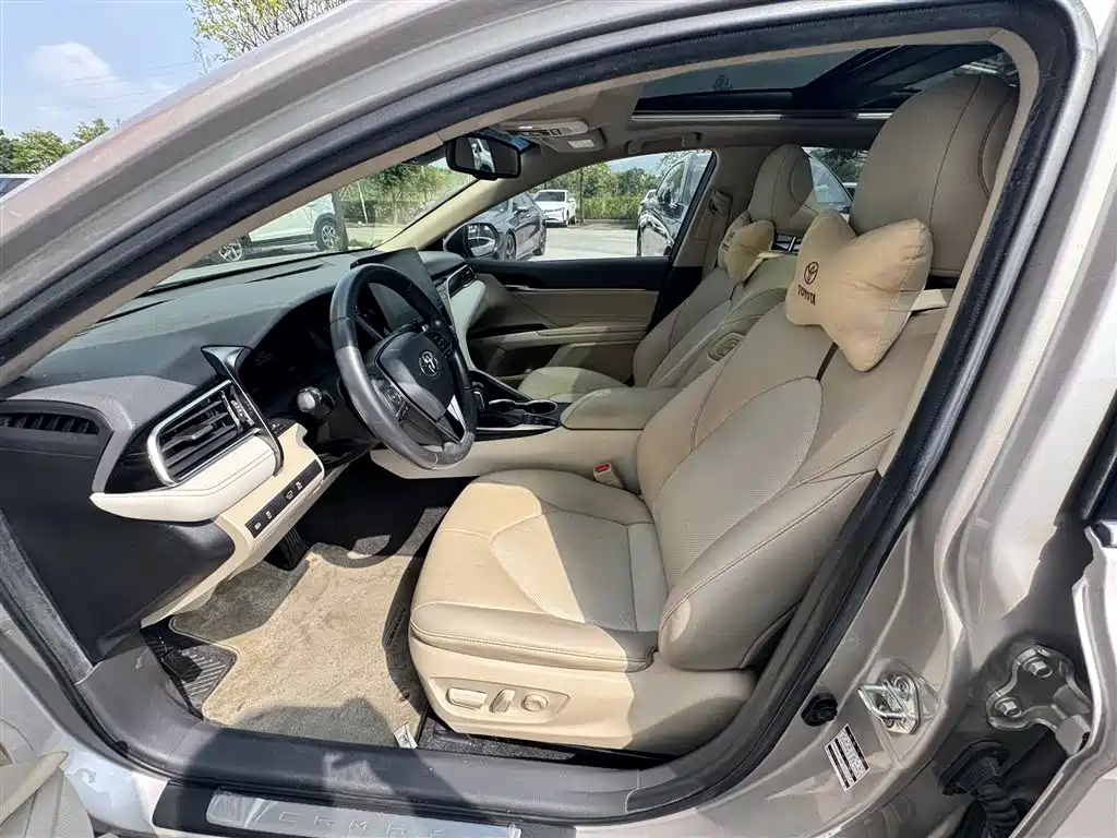 Toyota Camry — миниатюра 4