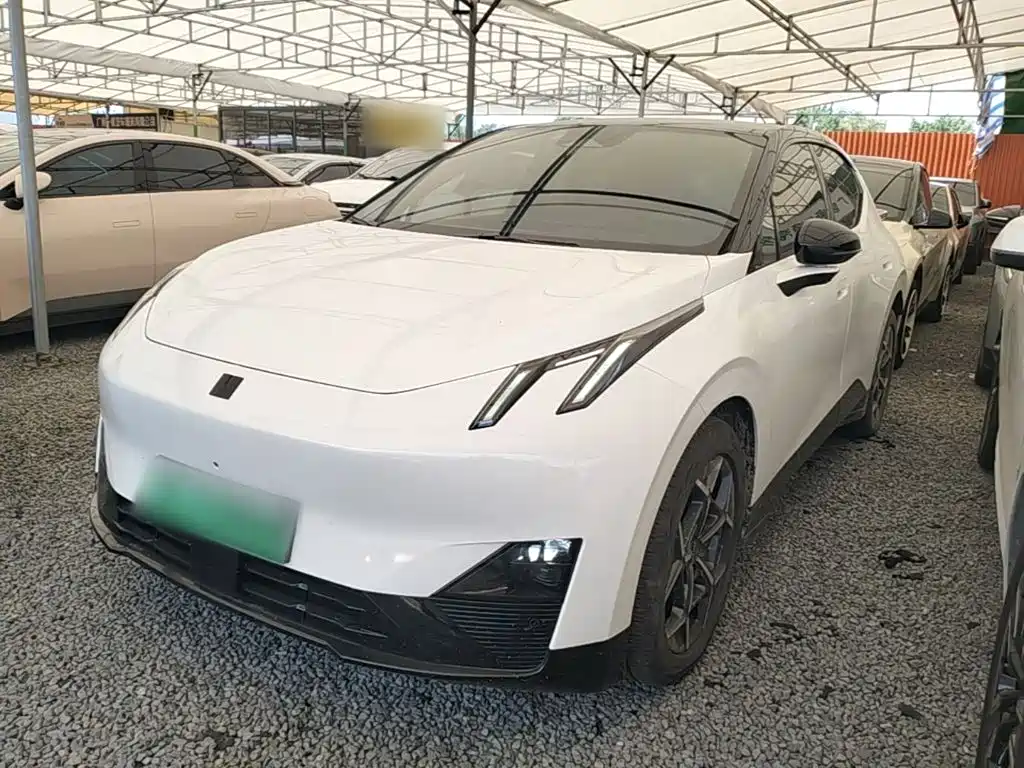 Lynk & Co Z20
