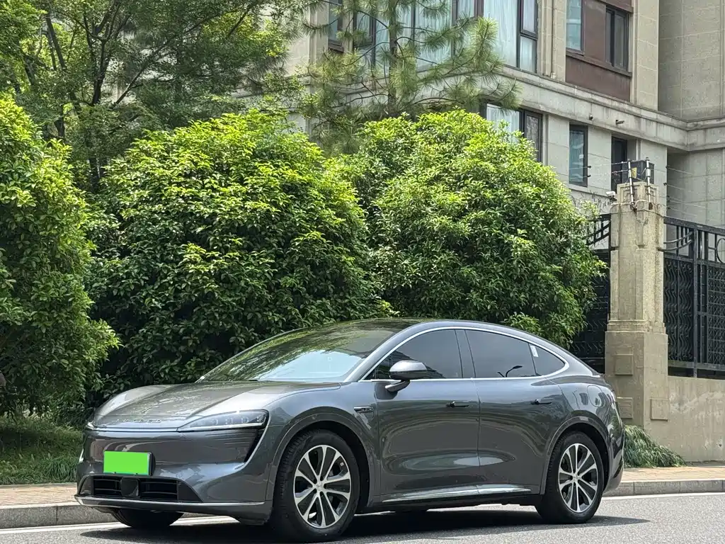 智界 Zhijie R7 2025