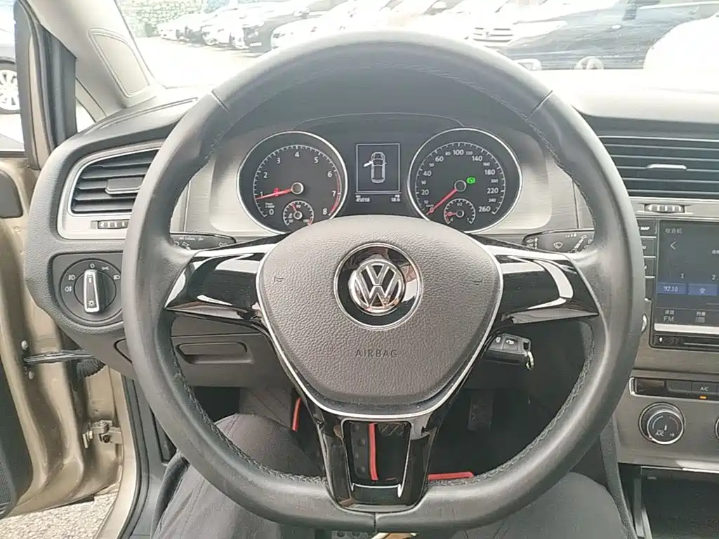 Volkswagen Golf — миниатюра 11