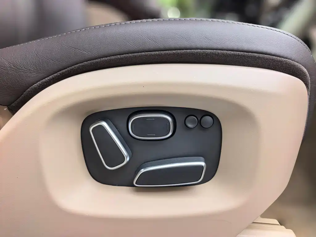 Land Rover Range Rover — миниатюра 12