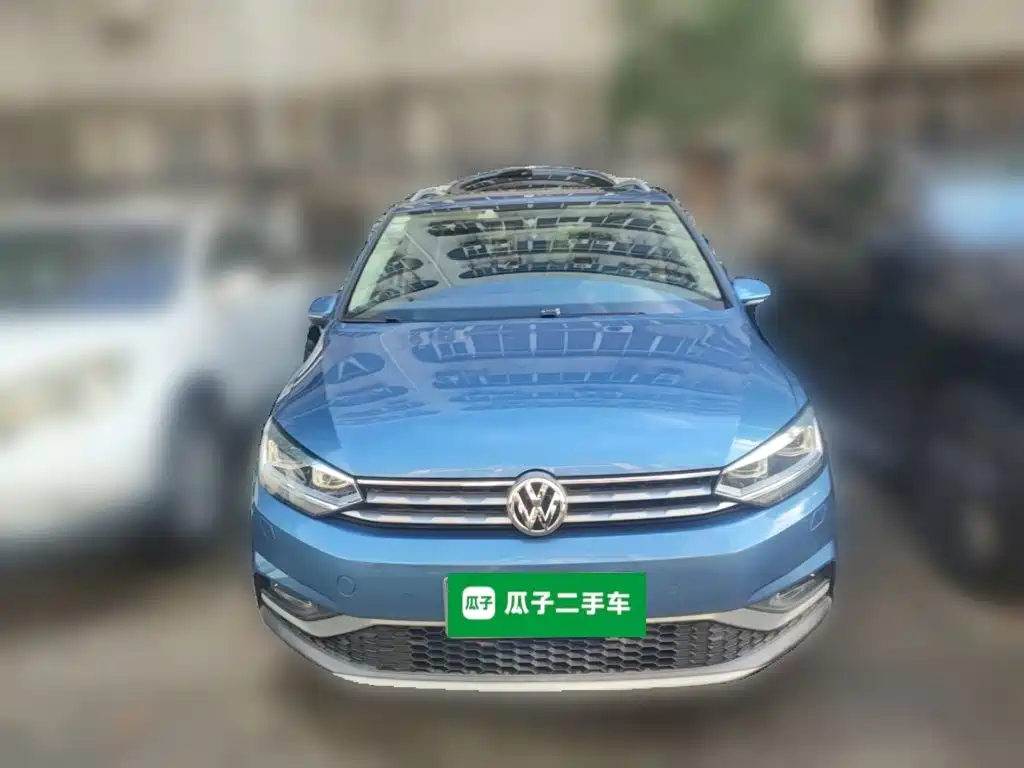 Volkswagen Touran — миниатюра 2