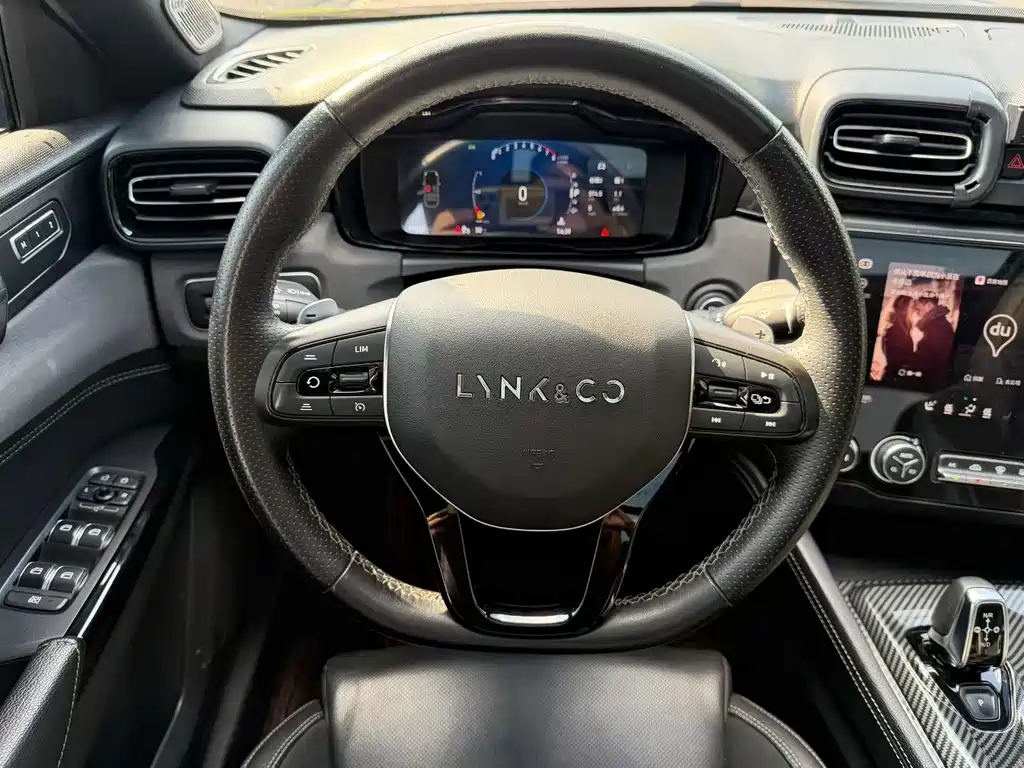 Lynk & Co 03 — миниатюра 8