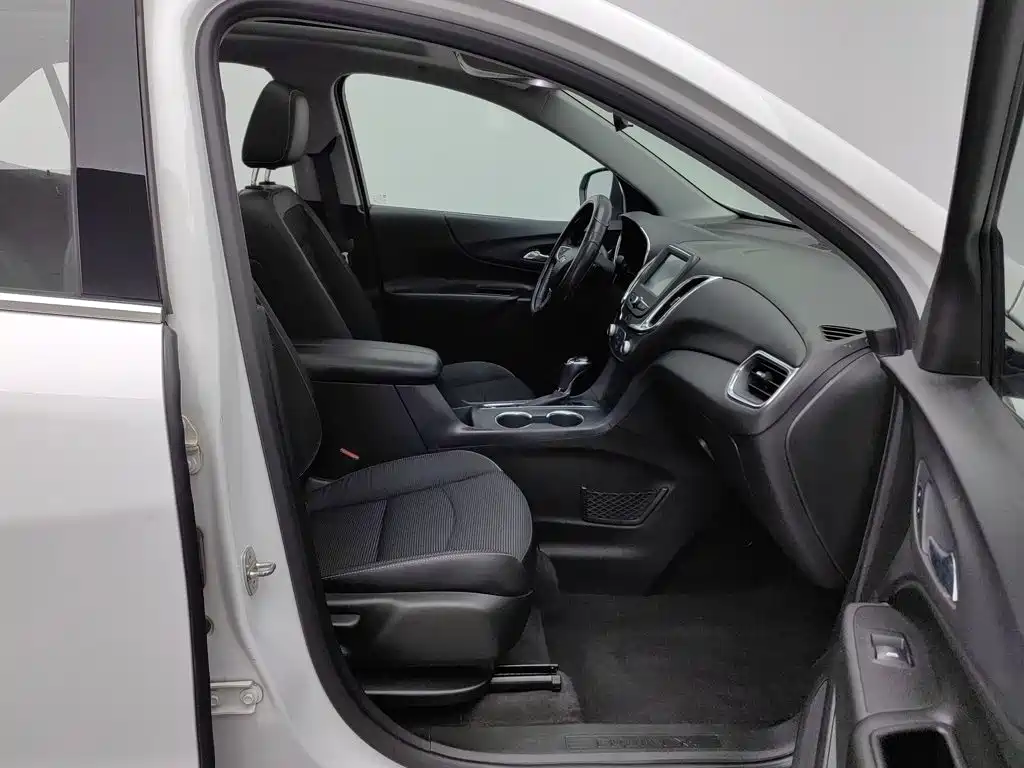Chevrolet Equinox — миниатюра 23