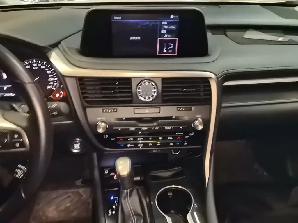 Lexus RX — миниатюра 13