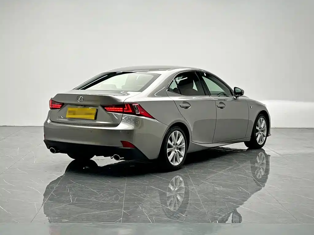 Lexus IS — миниатюра 6