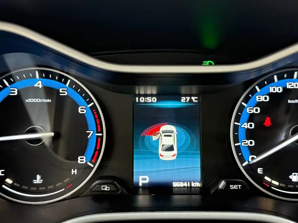 Geely Emgrand — миниатюра 8