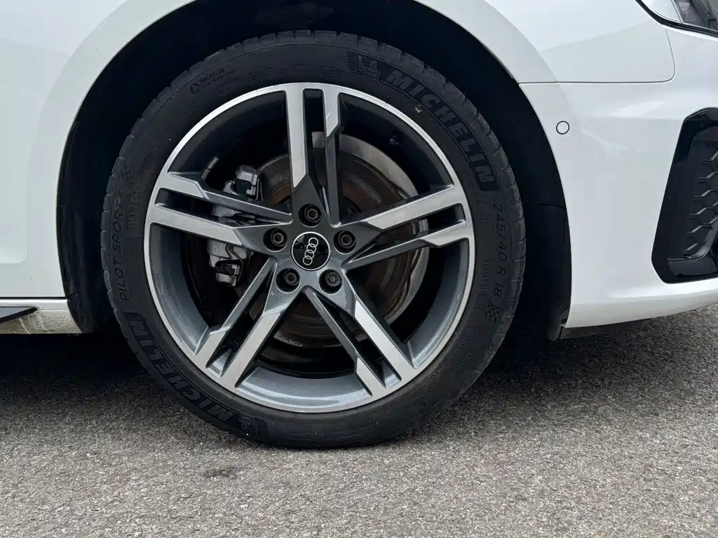 Audi A4L — миниатюра 23