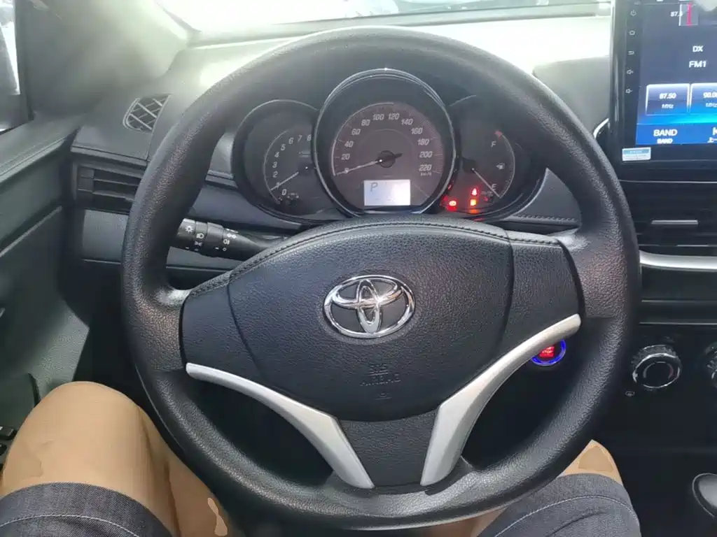 Toyota Yaris L — миниатюра 11