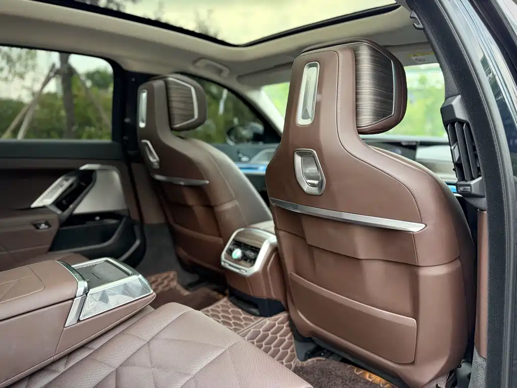 BMW 7 Series — миниатюра 20
