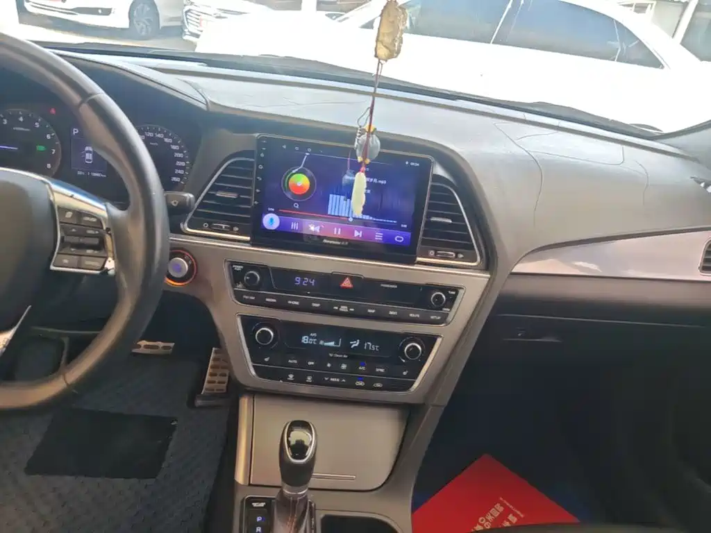 Hyundai Sonata — миниатюра 13