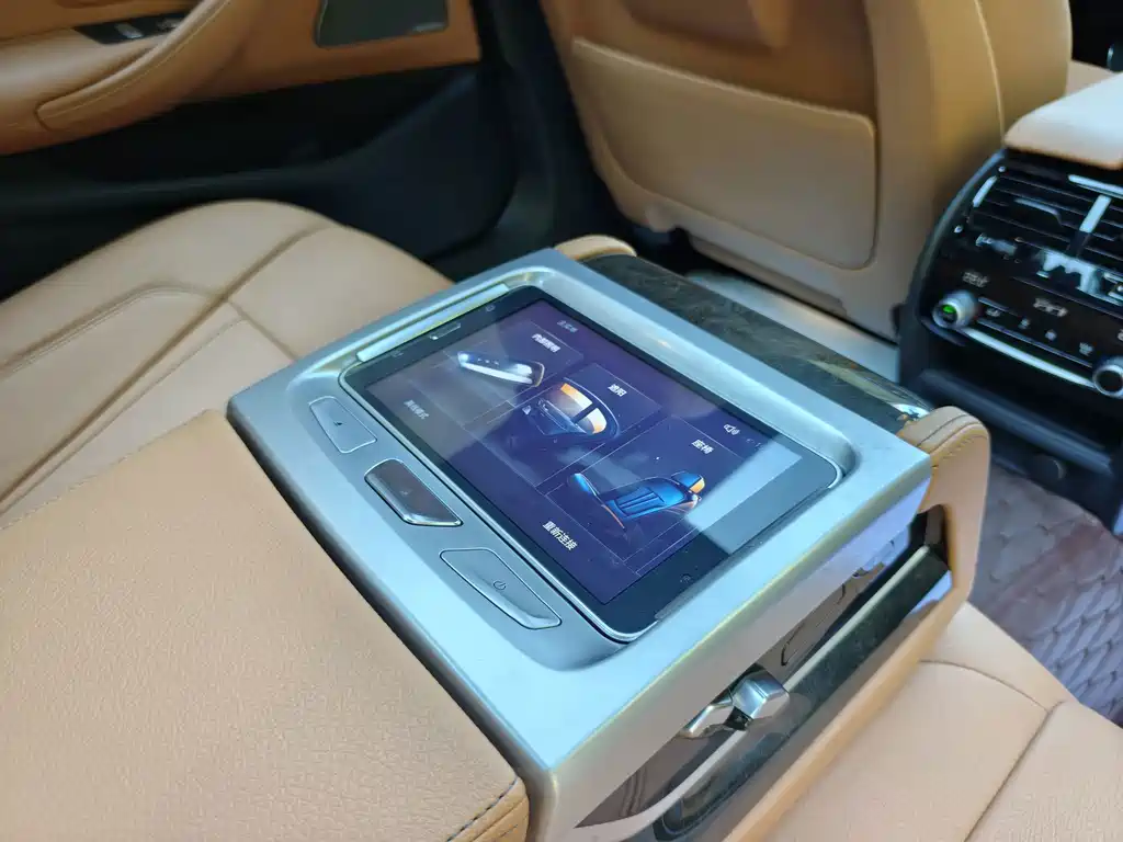 BMW 5 Series — миниатюра 27