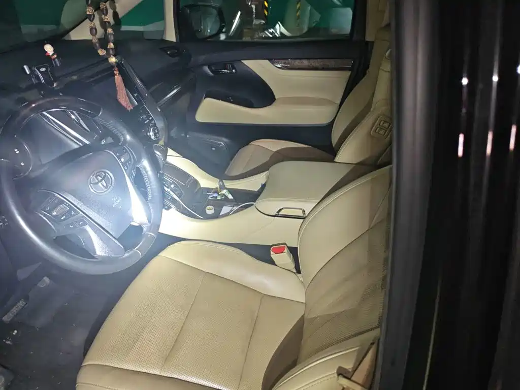 Toyota Vellfire — миниатюра 14