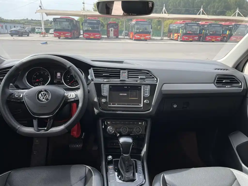 Volkswagen Tiguan L — миниатюра 8