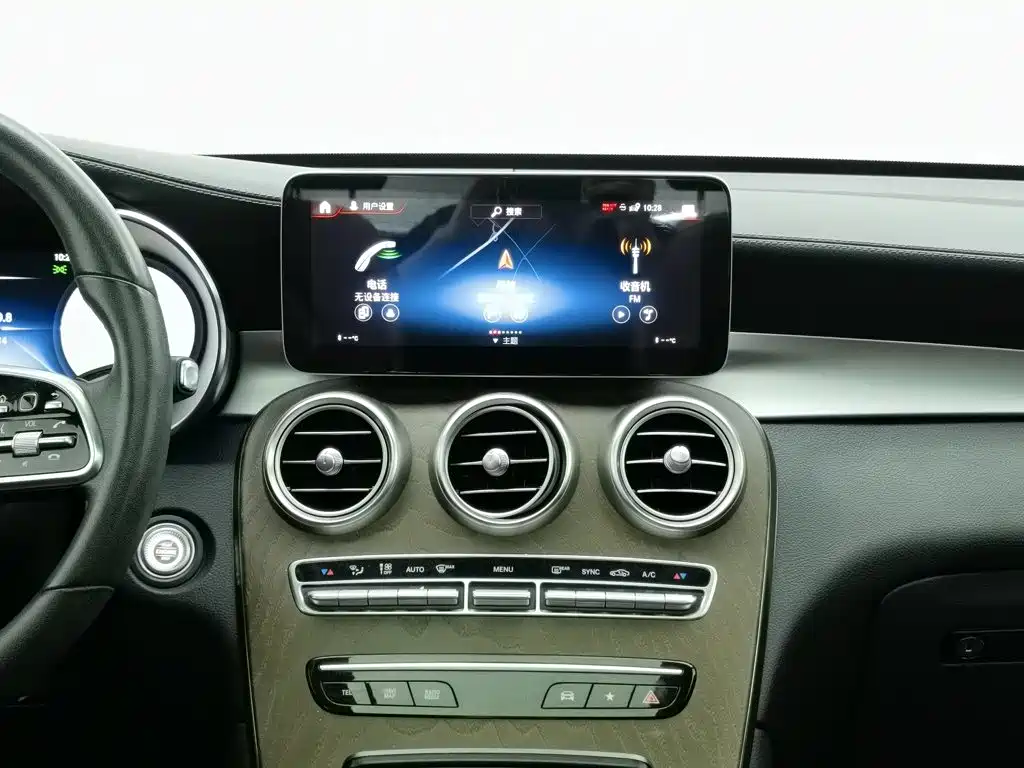 Mercedes-Benz GLC — миниатюра 12