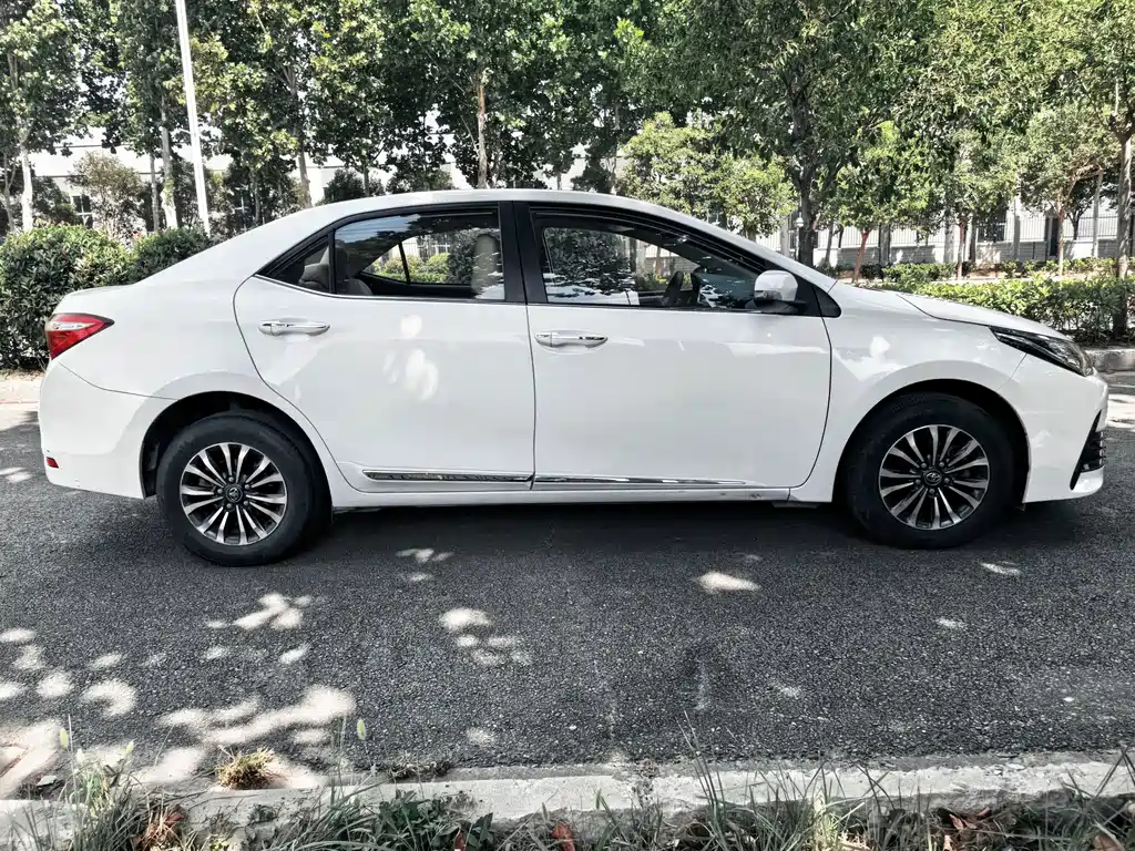 Toyota Corolla — миниатюра 4
