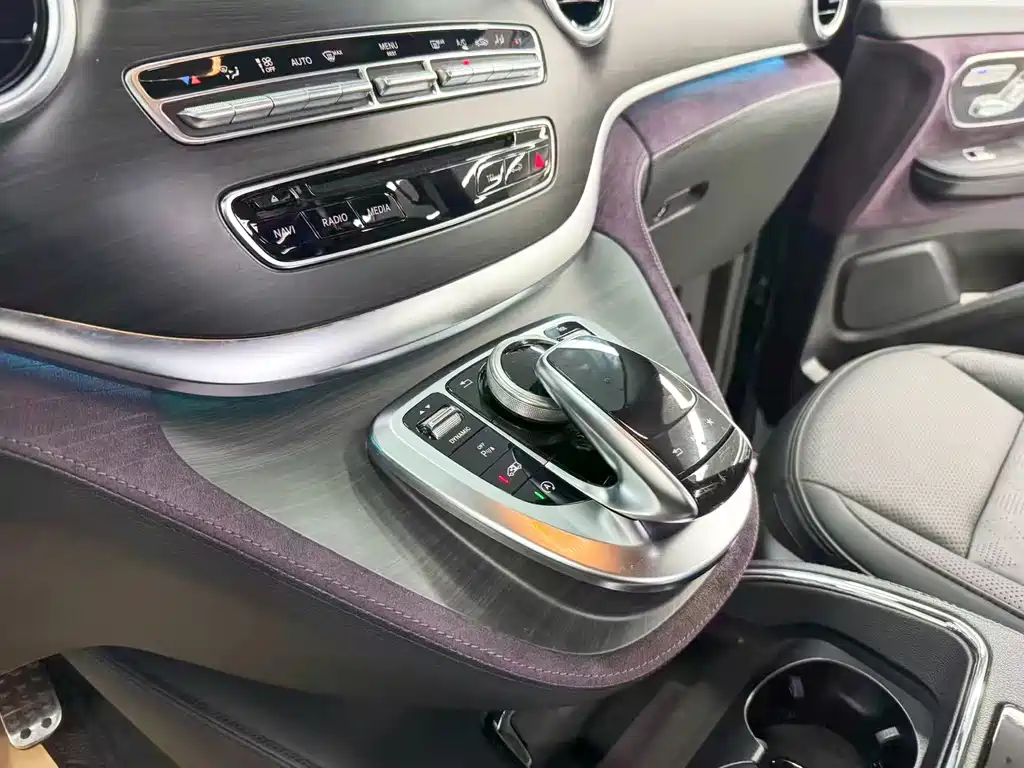 Mercedes-Benz V-Class — миниатюра 20