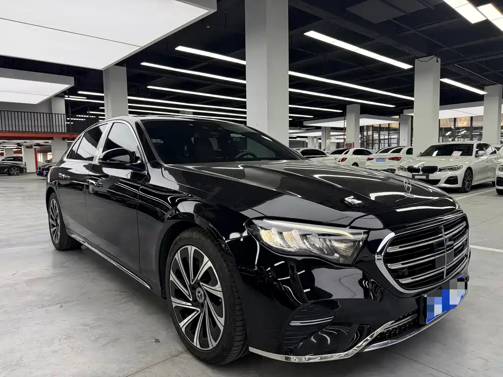 Mercedes-Benz E-Class — миниатюра 3