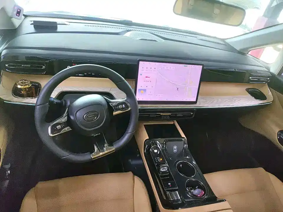 GAC Motor Trumpchi E8 PHEV — миниатюра 7