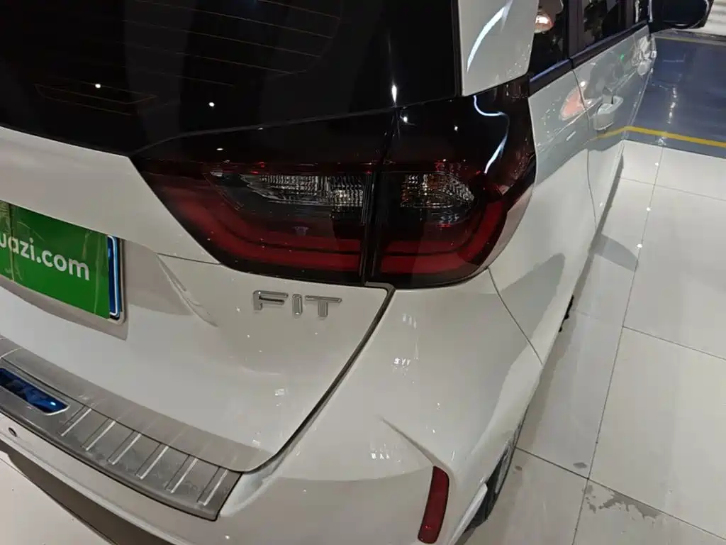 Honda Fit — миниатюра 8