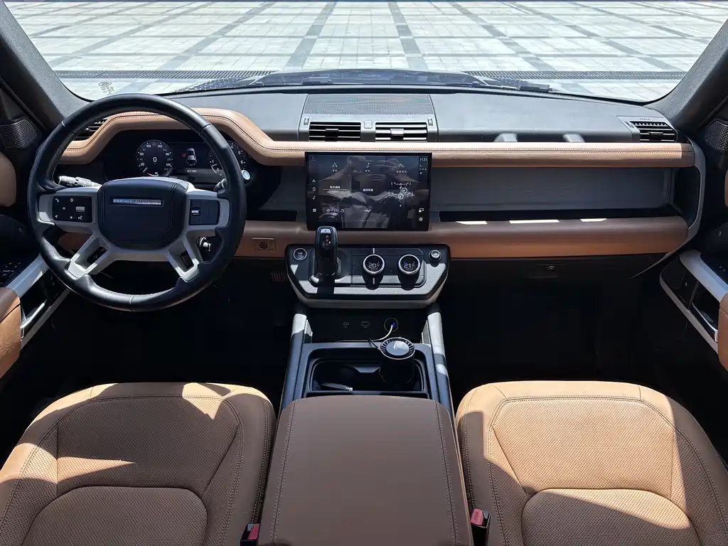 Land Rover Defender — миниатюра 12