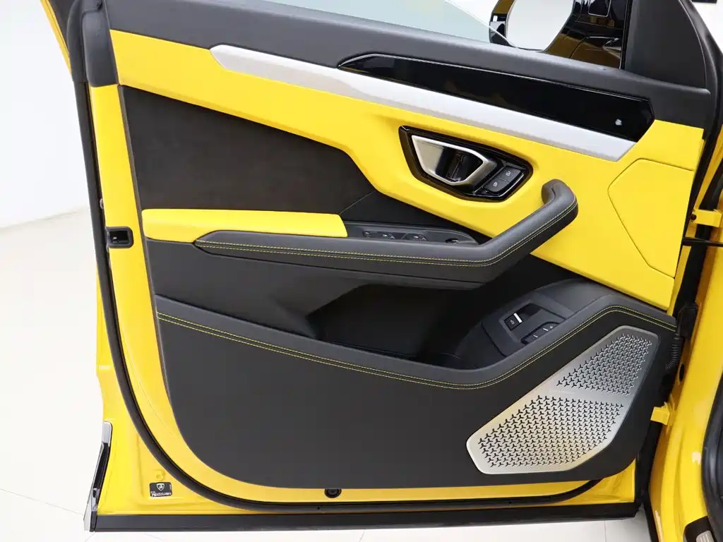 Lamborghini Urus — миниатюра 6