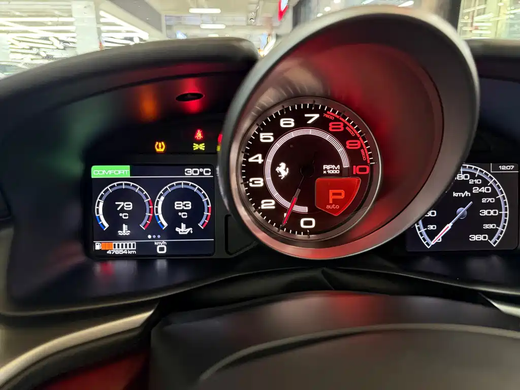 Ferrari GTC4Lusso — миниатюра 13