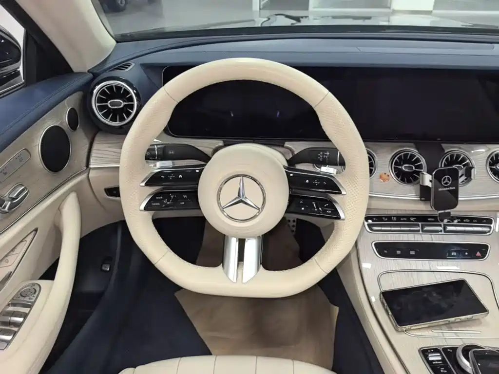 Mercedes-Benz E-Class (Import) — миниатюра 15