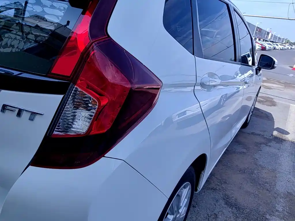 Honda Fit — миниатюра 8