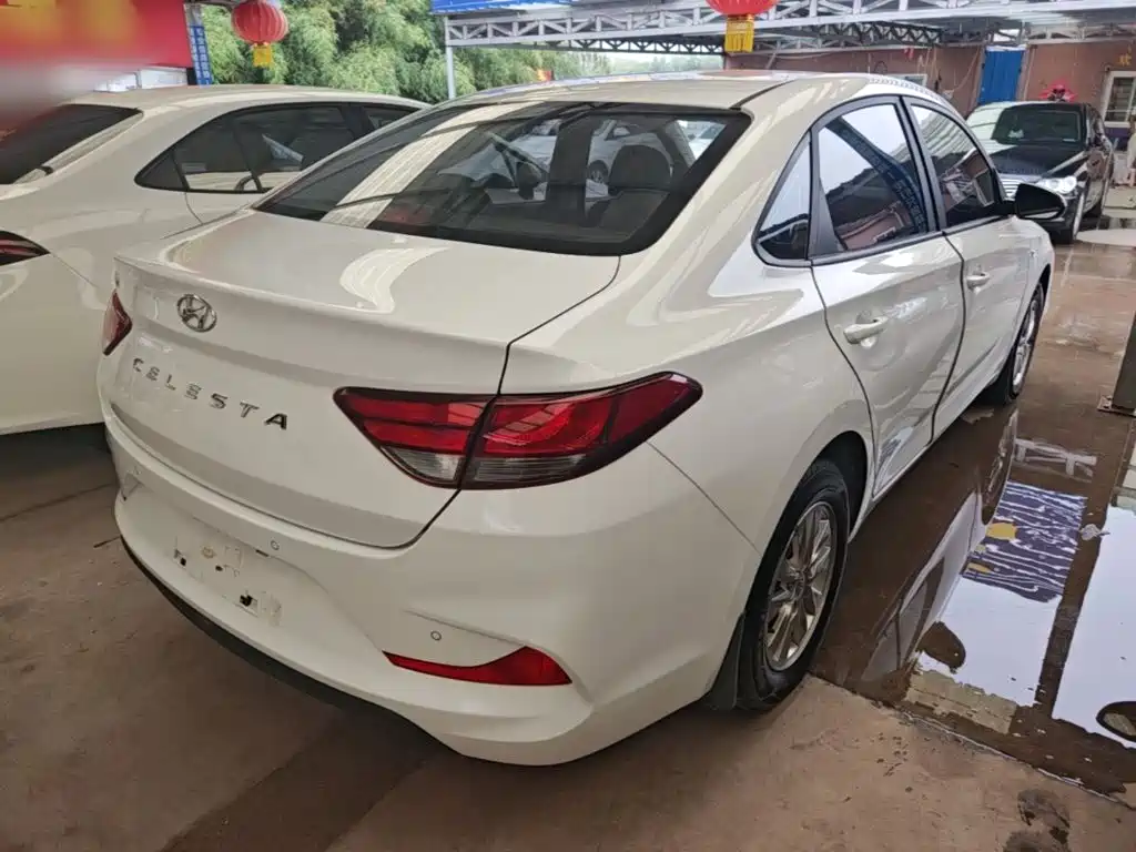 Hyundai Elantra — миниатюра 7