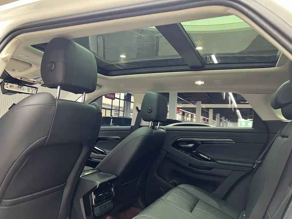 Land Rover Evoque PHEV — миниатюра 16
