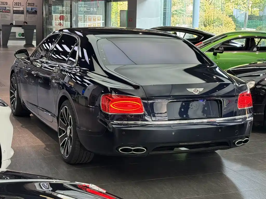 Bentley Flying Spur — миниатюра 4