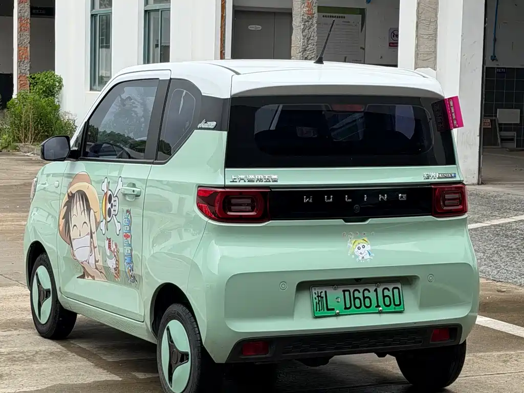 Wuling MINIEV — миниатюра 6