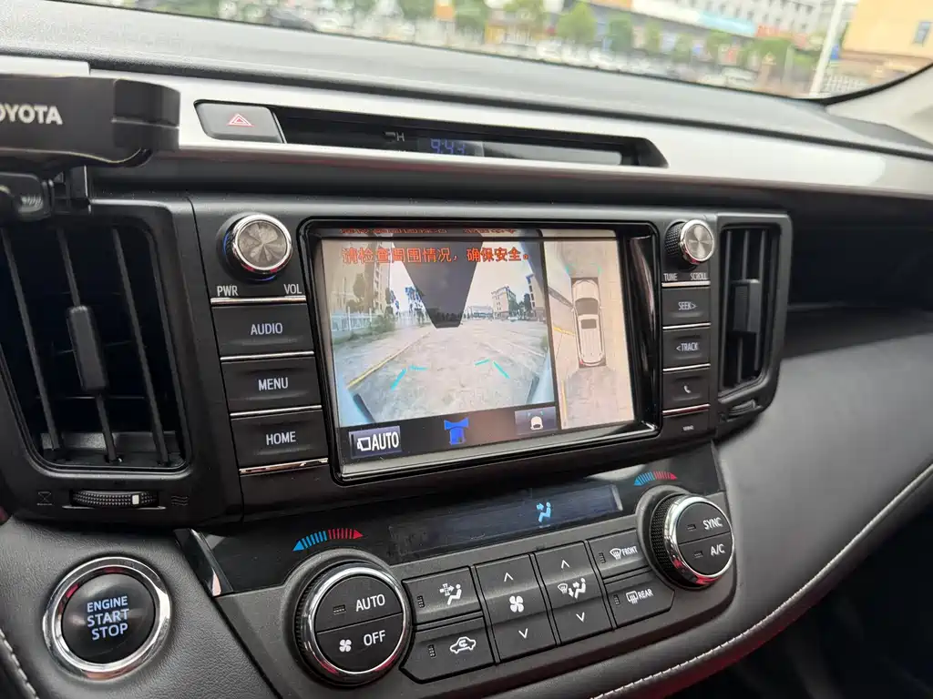 Toyota RAV4 — миниатюра 17