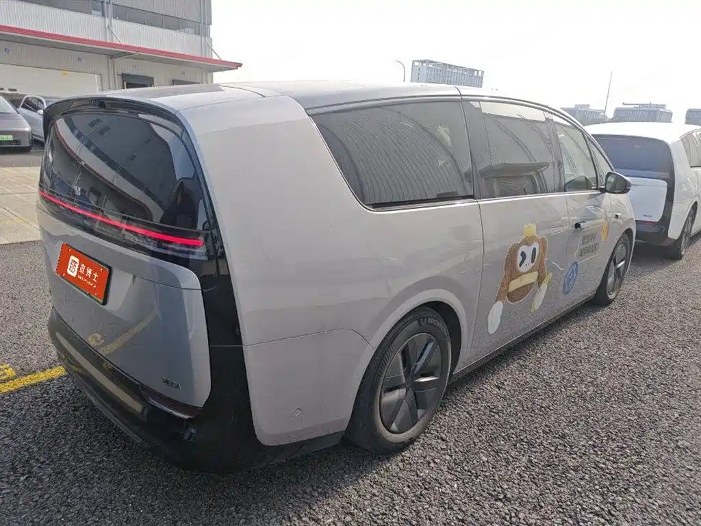Li Auto MEGA 2025 Ultra