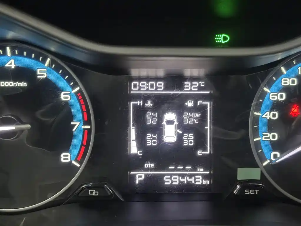 Geely Emgrand — миниатюра 7