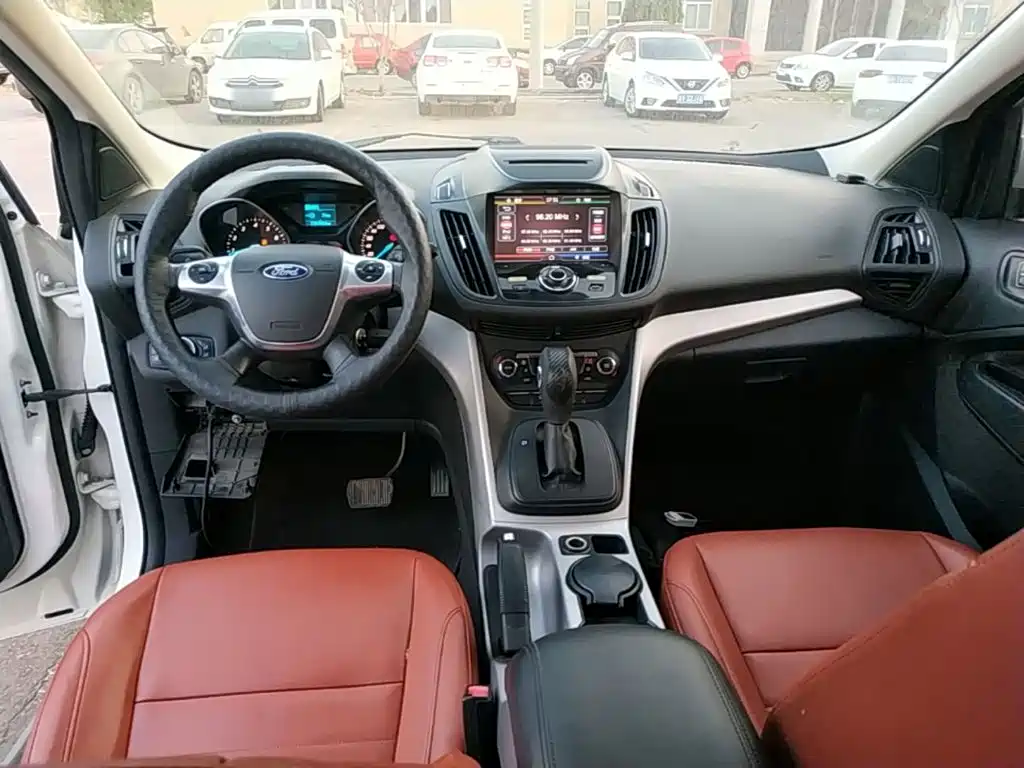 Ford Kuga — миниатюра 10