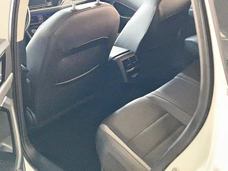Volkswagen Sagitar — миниатюра 11