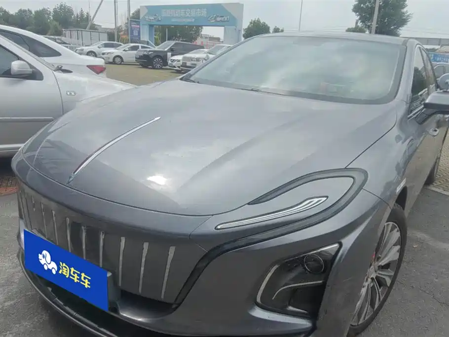 Hongqi HONGQI E QM5