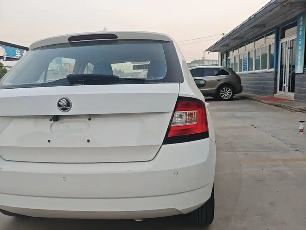 Skoda Fabia — миниатюра 8