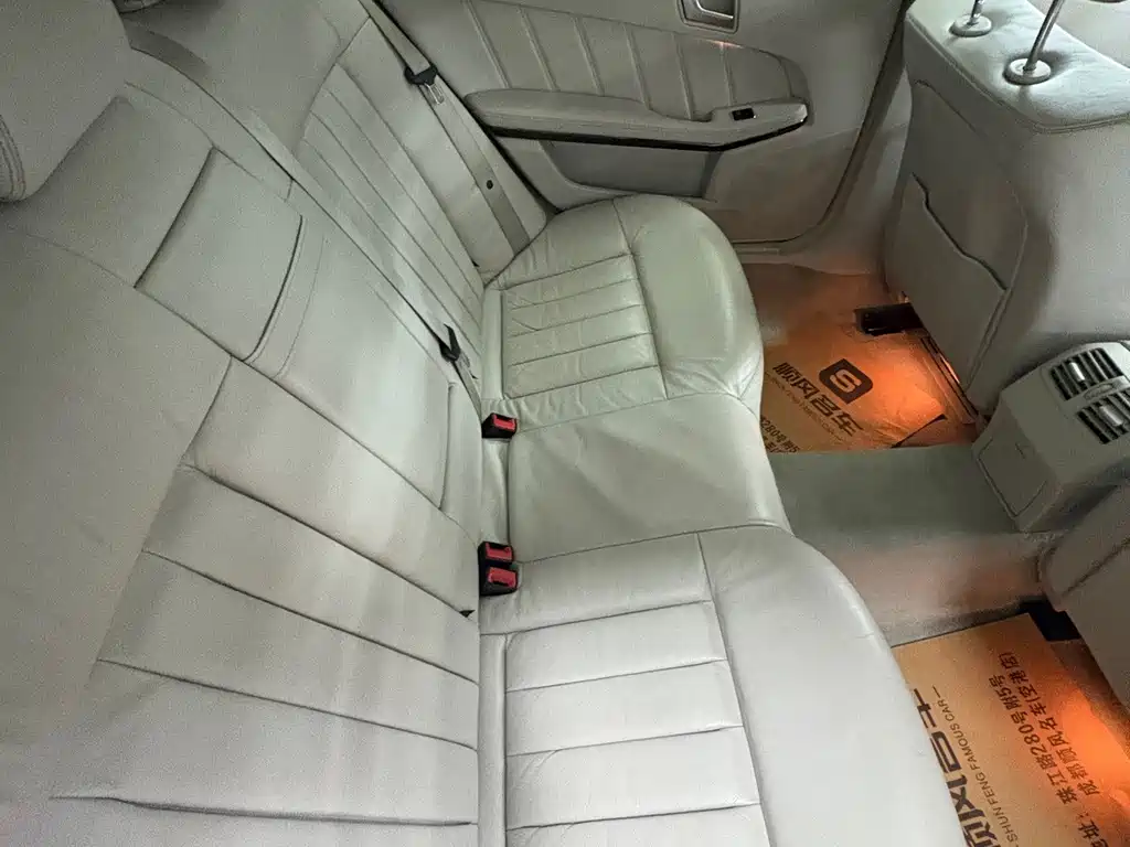 Mercedes-Benz E-Class — миниатюра 11
