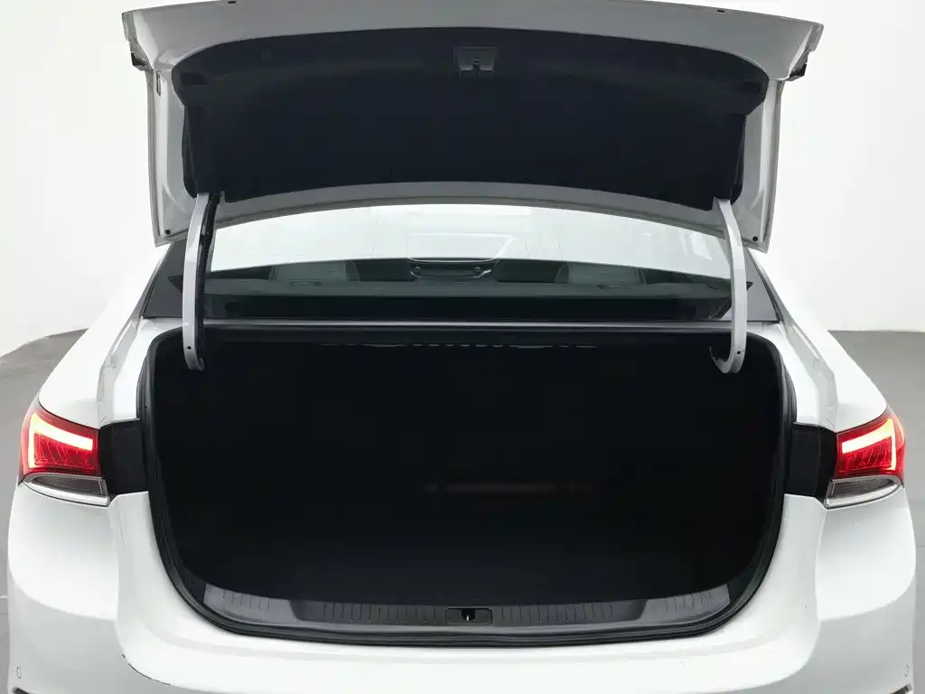Buick Excelle — миниатюра 16