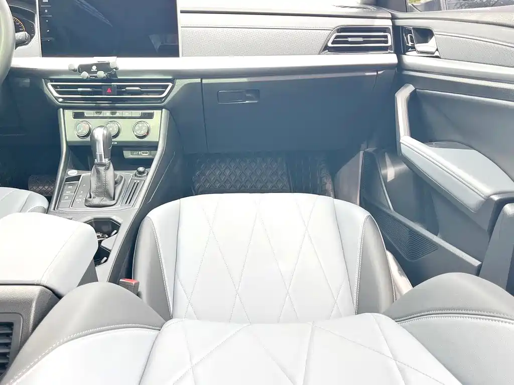 Volkswagen Lavida — миниатюра 5