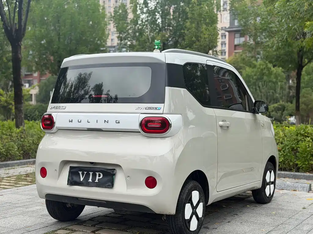Wuling MINIEV — миниатюра 6