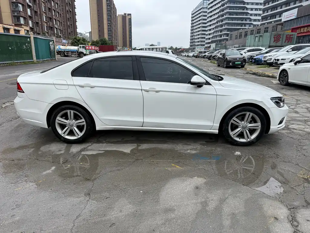Volkswagen Lamando — миниатюра 4