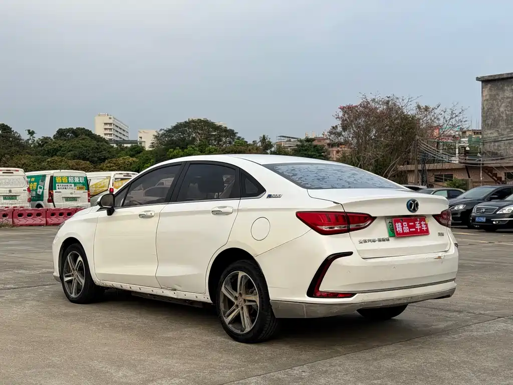 BAIC EU5 — миниатюра 13
