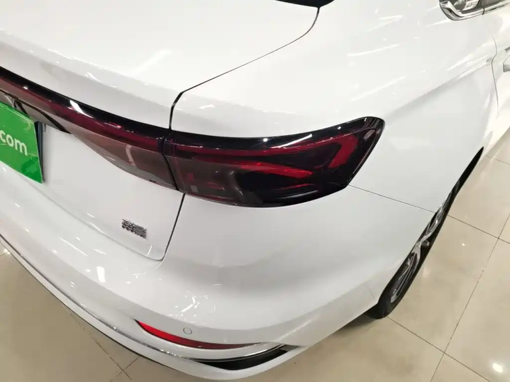 Geely Emgrand — миниатюра 8