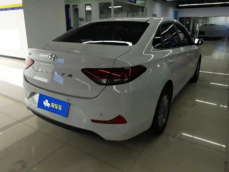 Hyundai Elantra — миниатюра 3