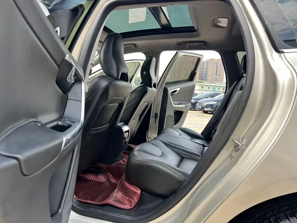 Volvo XC60 — миниатюра 6