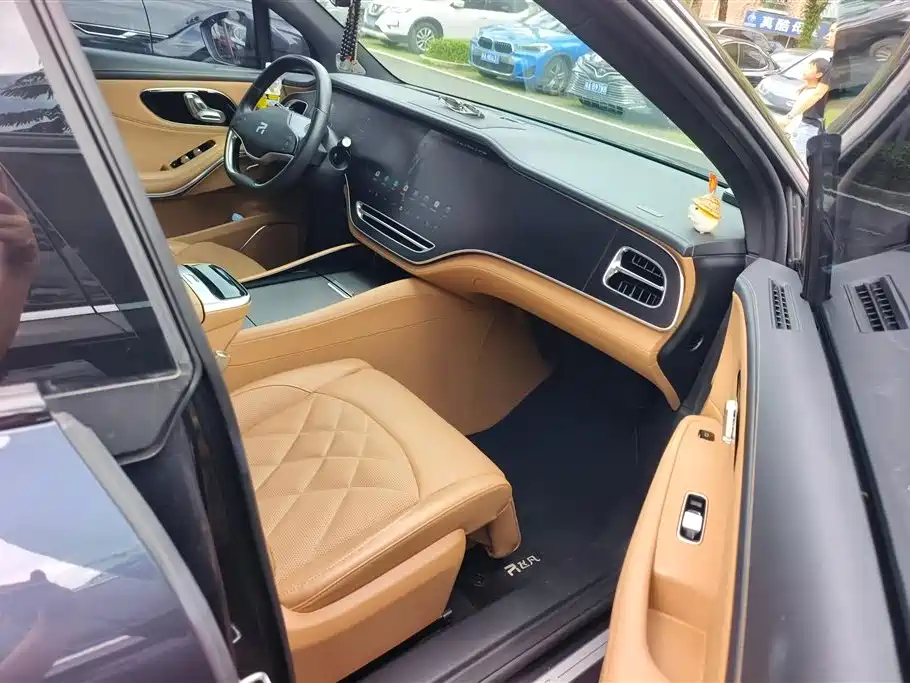 RISING AUTO FEIFAN R7